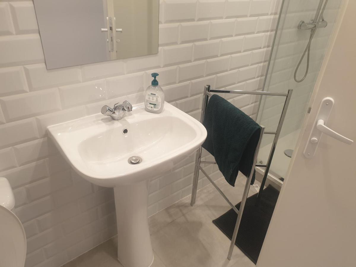 Appartements Renove 2023 Proche Aeroport 5Min, Gare Sncf 2 Min, Tramway Au Pied De L'Immeuble , Parking Possible, Renovated Apartments 2023 Near The Airport 5 Min, Train Station 2 Min, Tram Next To The Building 1 Min, Parking Possible Nice Exterior foto
