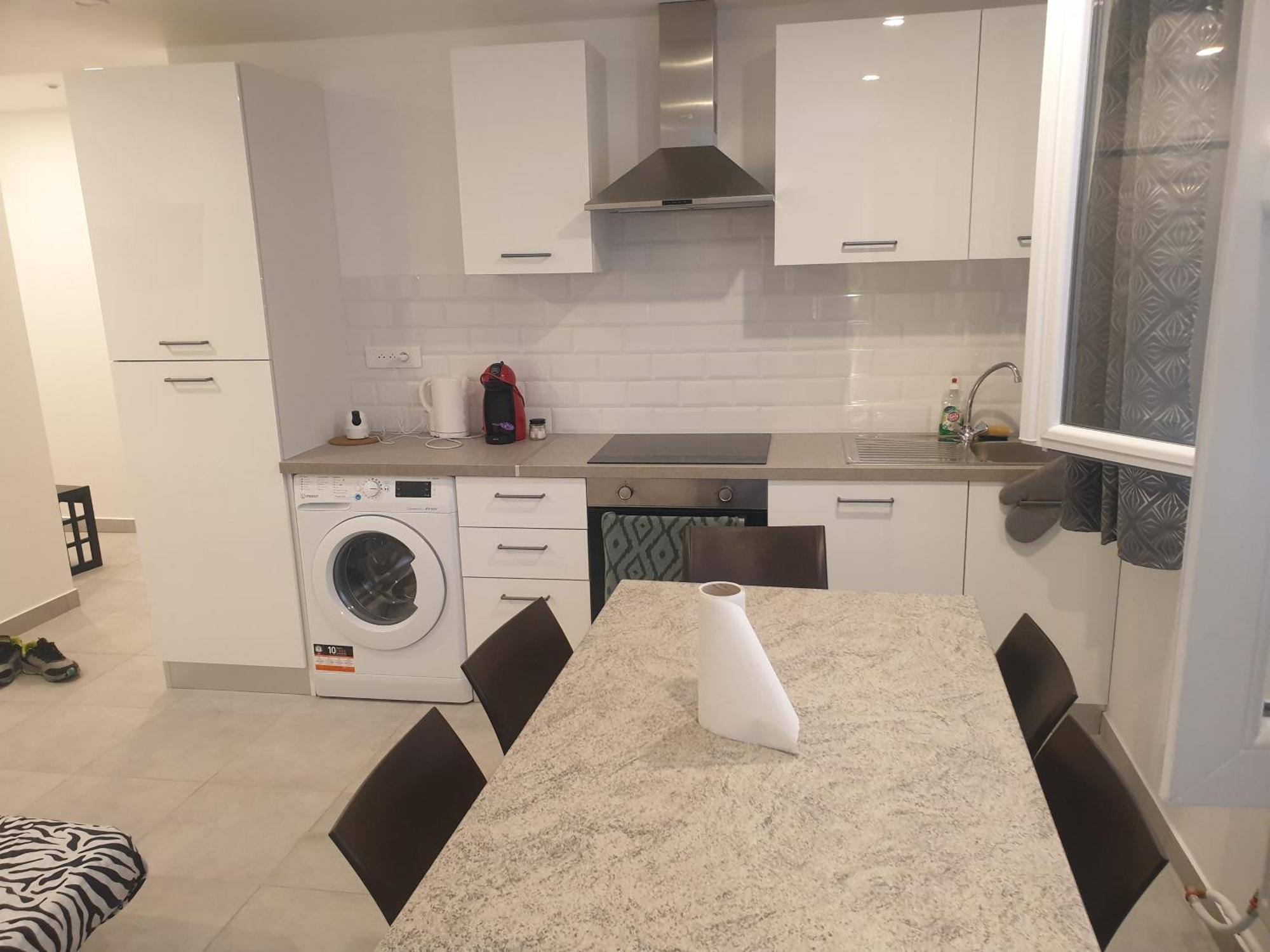 Appartements Renove 2023 Proche Aeroport 5Min, Gare Sncf 2 Min, Tramway Au Pied De L'Immeuble , Parking Possible, Renovated Apartments 2023 Near The Airport 5 Min, Train Station 2 Min, Tram Next To The Building 1 Min, Parking Possible Nice Quarto foto