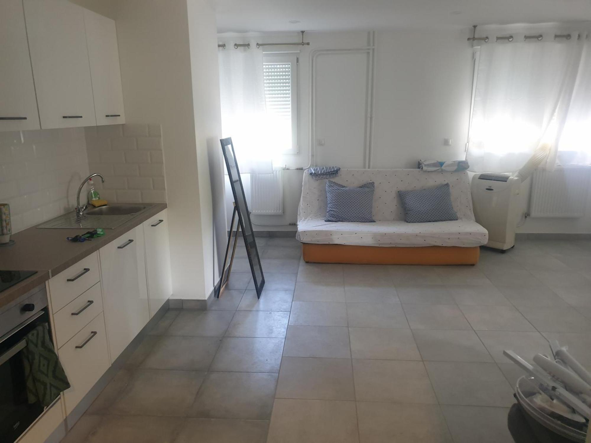 Appartements Renove 2023 Proche Aeroport 5Min, Gare Sncf 2 Min, Tramway Au Pied De L'Immeuble , Parking Possible, Renovated Apartments 2023 Near The Airport 5 Min, Train Station 2 Min, Tram Next To The Building 1 Min, Parking Possible Nice Quarto foto