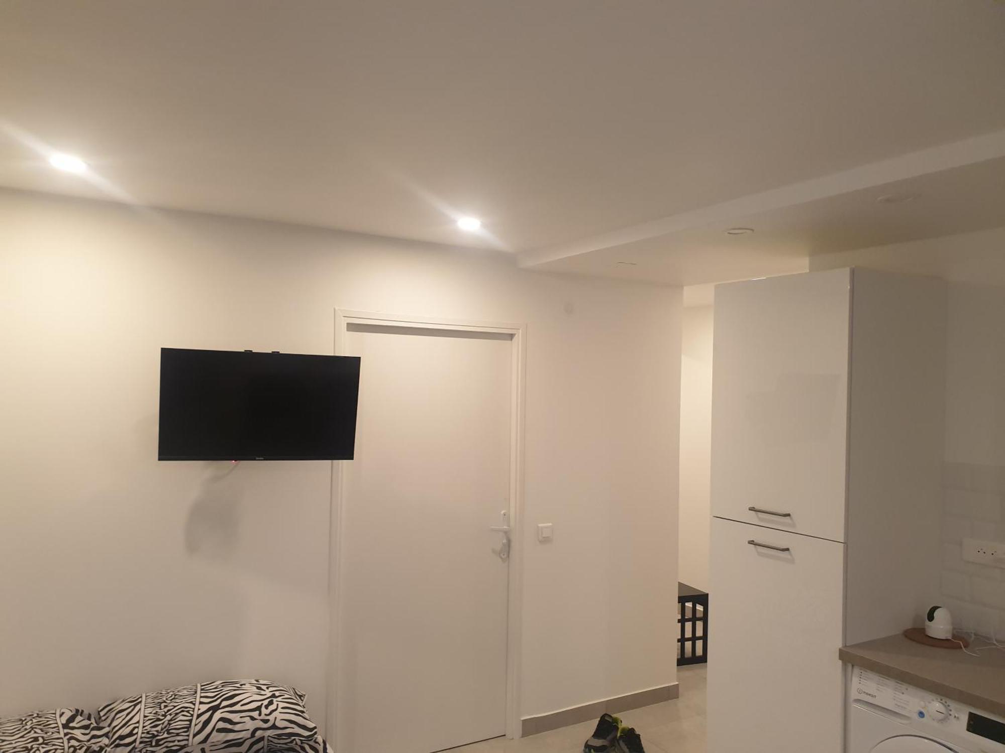 Appartements Renove 2023 Proche Aeroport 5Min, Gare Sncf 2 Min, Tramway Au Pied De L'Immeuble , Parking Possible, Renovated Apartments 2023 Near The Airport 5 Min, Train Station 2 Min, Tram Next To The Building 1 Min, Parking Possible Nice Quarto foto
