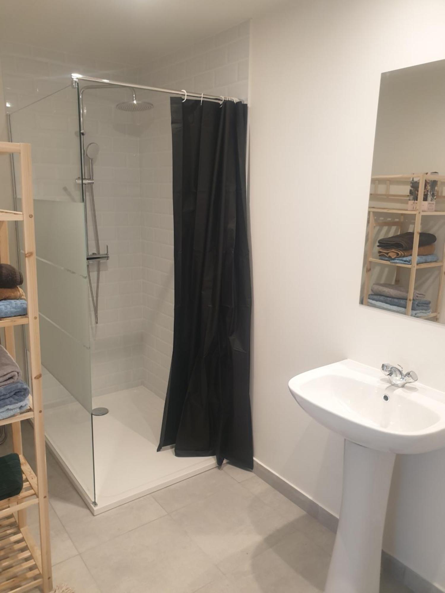 Appartements Renove 2023 Proche Aeroport 5Min, Gare Sncf 2 Min, Tramway Au Pied De L'Immeuble , Parking Possible, Renovated Apartments 2023 Near The Airport 5 Min, Train Station 2 Min, Tram Next To The Building 1 Min, Parking Possible Nice Quarto foto