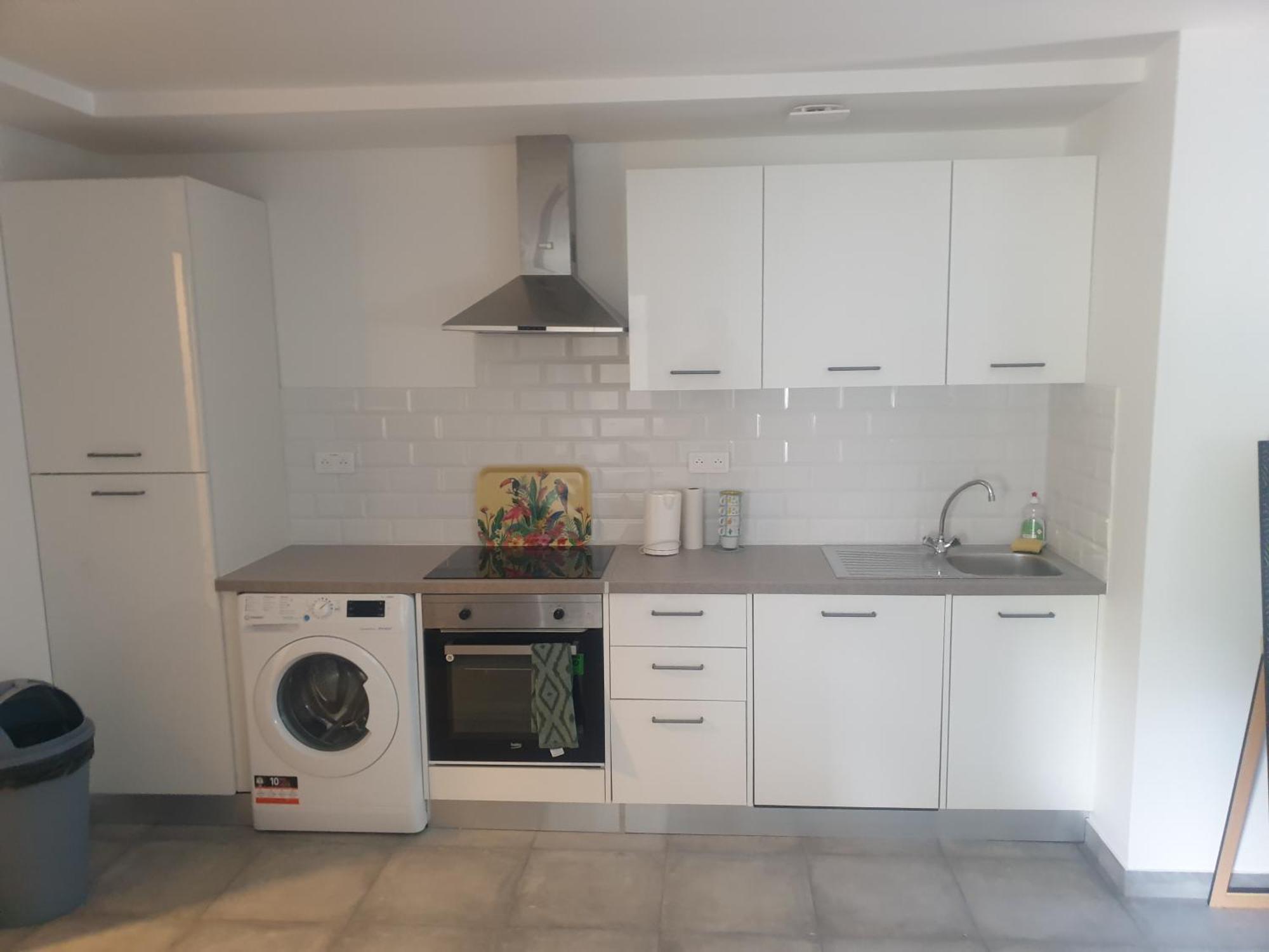 Appartements Renove 2023 Proche Aeroport 5Min, Gare Sncf 2 Min, Tramway Au Pied De L'Immeuble , Parking Possible, Renovated Apartments 2023 Near The Airport 5 Min, Train Station 2 Min, Tram Next To The Building 1 Min, Parking Possible Nice Quarto foto