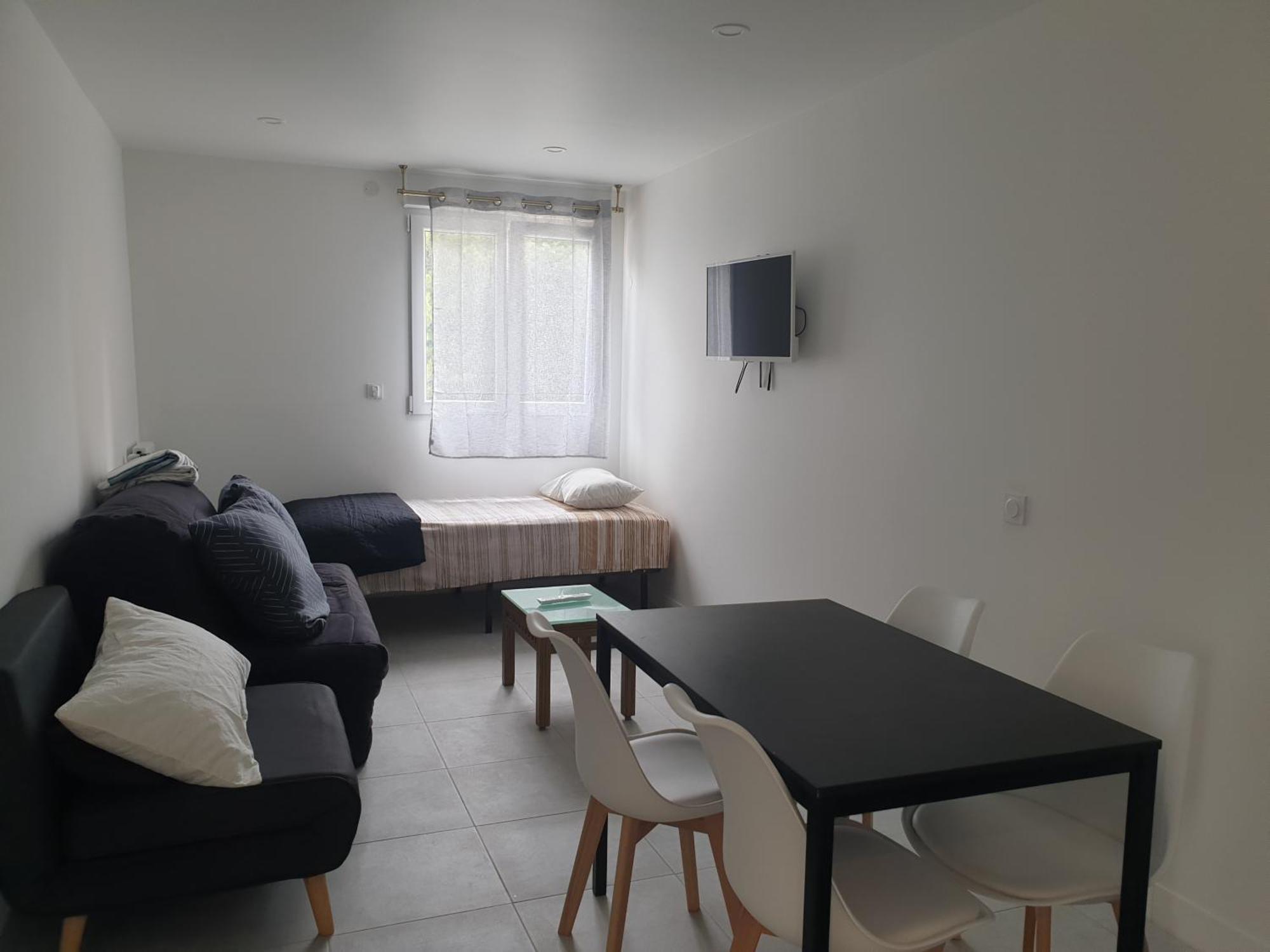 Appartements Renove 2023 Proche Aeroport 5Min, Gare Sncf 2 Min, Tramway Au Pied De L'Immeuble , Parking Possible, Renovated Apartments 2023 Near The Airport 5 Min, Train Station 2 Min, Tram Next To The Building 1 Min, Parking Possible Nice Quarto foto