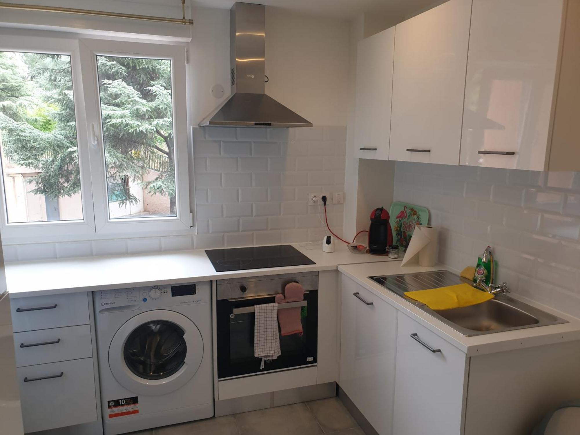 Appartements Renove 2023 Proche Aeroport 5Min, Gare Sncf 2 Min, Tramway Au Pied De L'Immeuble , Parking Possible, Renovated Apartments 2023 Near The Airport 5 Min, Train Station 2 Min, Tram Next To The Building 1 Min, Parking Possible Nice Quarto foto